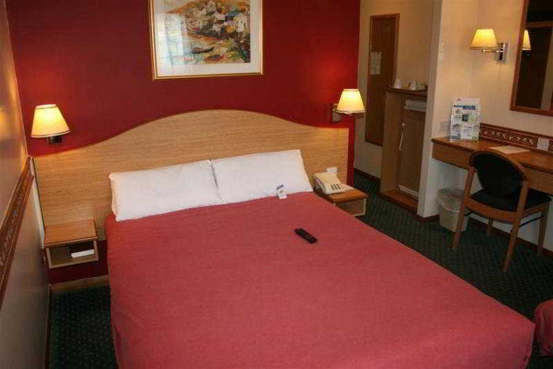 Days Inn Bridgend Cardiff Bagian luar foto